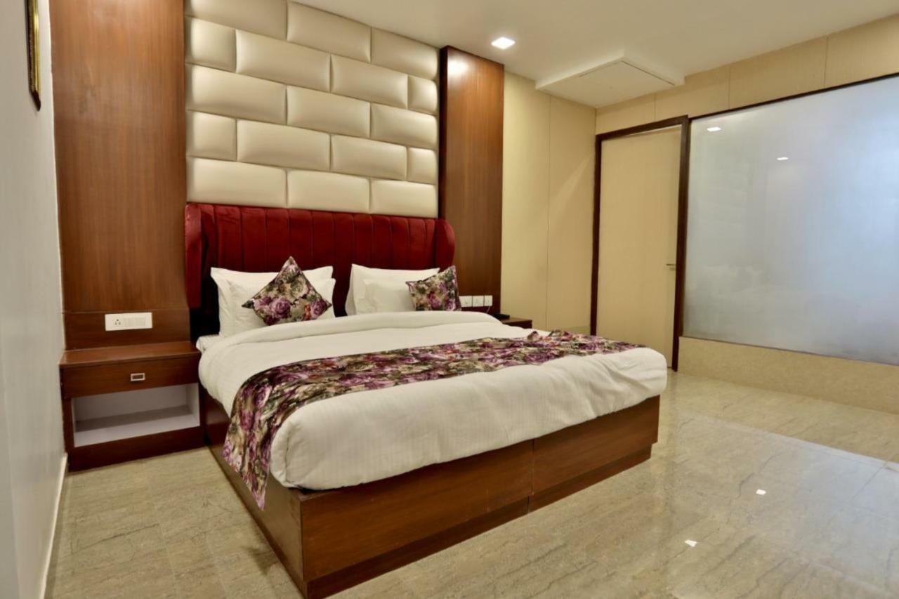Royal Imperio Hotel Faridabad Bagian luar foto
