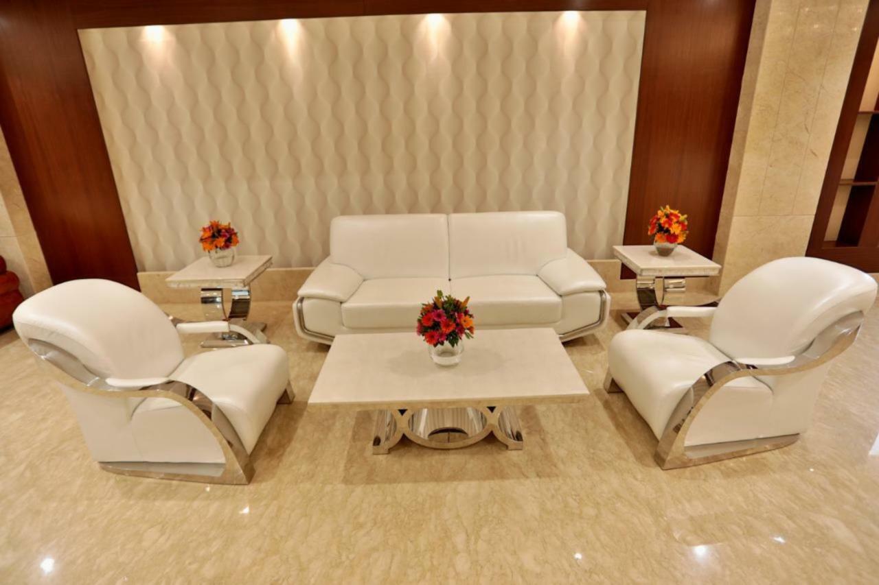 Royal Imperio Hotel Faridabad Bagian luar foto