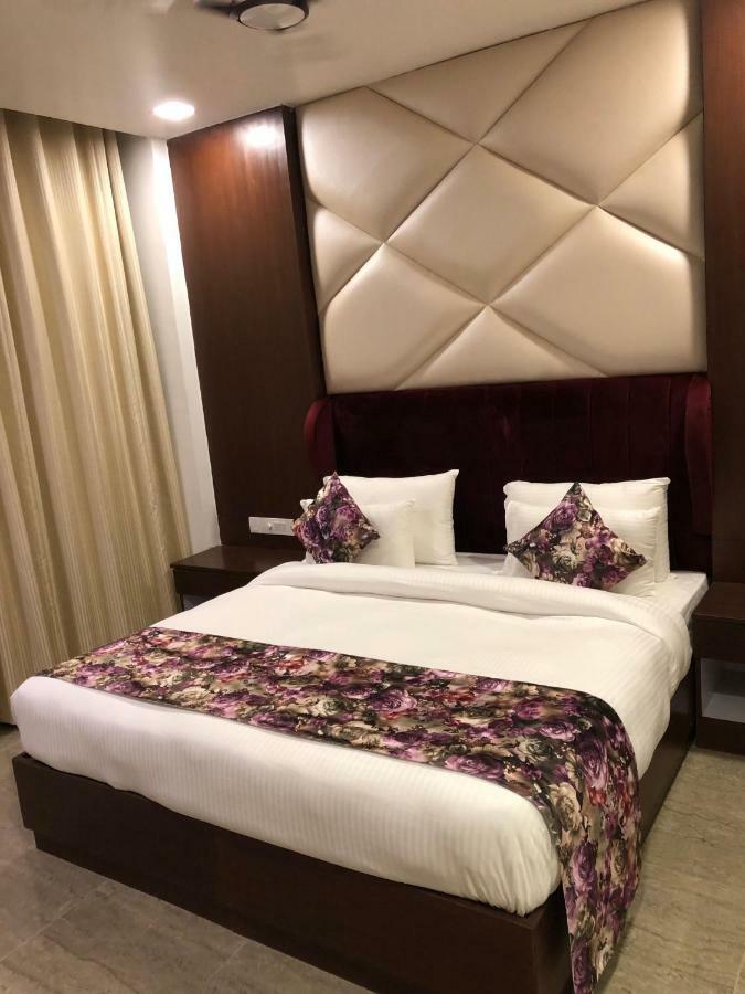 Royal Imperio Hotel Faridabad Bagian luar foto