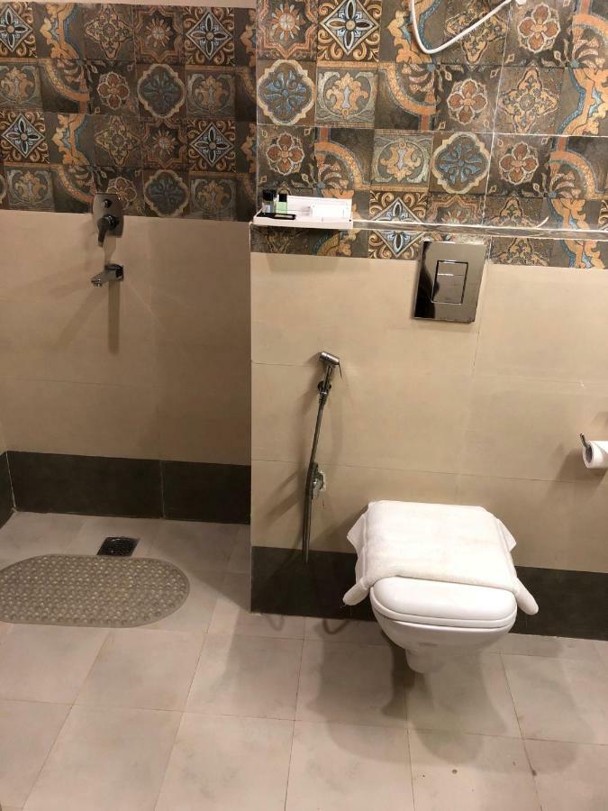 Royal Imperio Hotel Faridabad Bagian luar foto